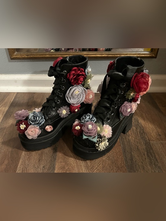 Dolls Kill Shoes - Widow Cast Your Light Boots - Size 8